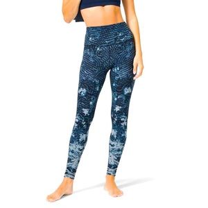 NEW Lululemon Align Pant 28” *Engineered
Indigo Lace Starlight Multi Align Pant